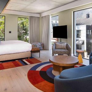 King Junior Suite Mountain View