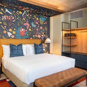 Premium King Suite
